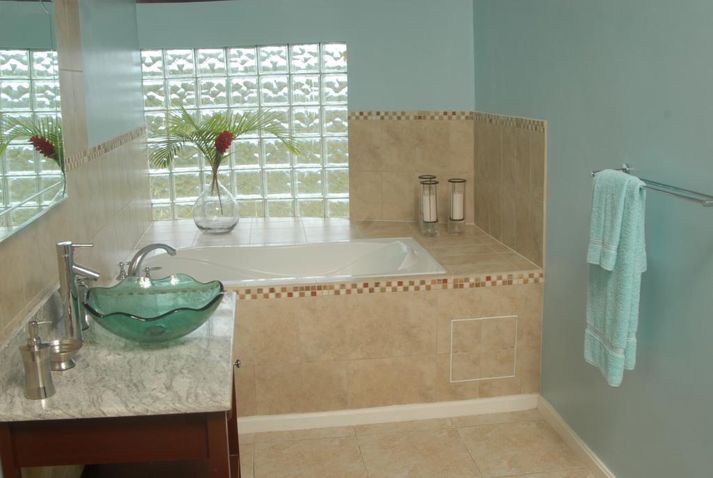 Heavenly Suites La Feuillet المظهر الخارجي الصورة