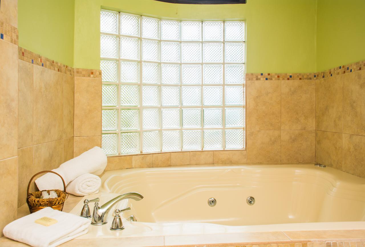 Heavenly Suites La Feuillet المظهر الخارجي الصورة