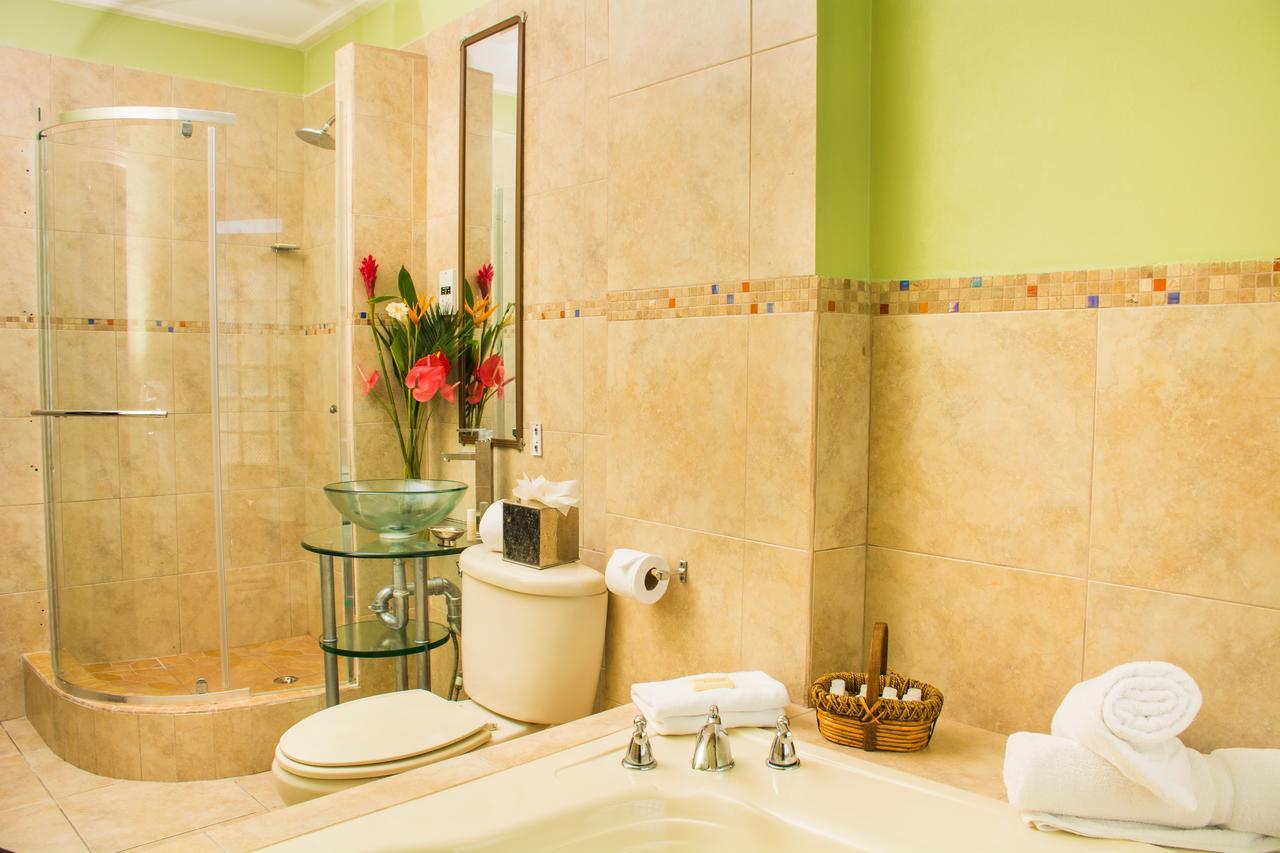 Heavenly Suites La Feuillet المظهر الخارجي الصورة