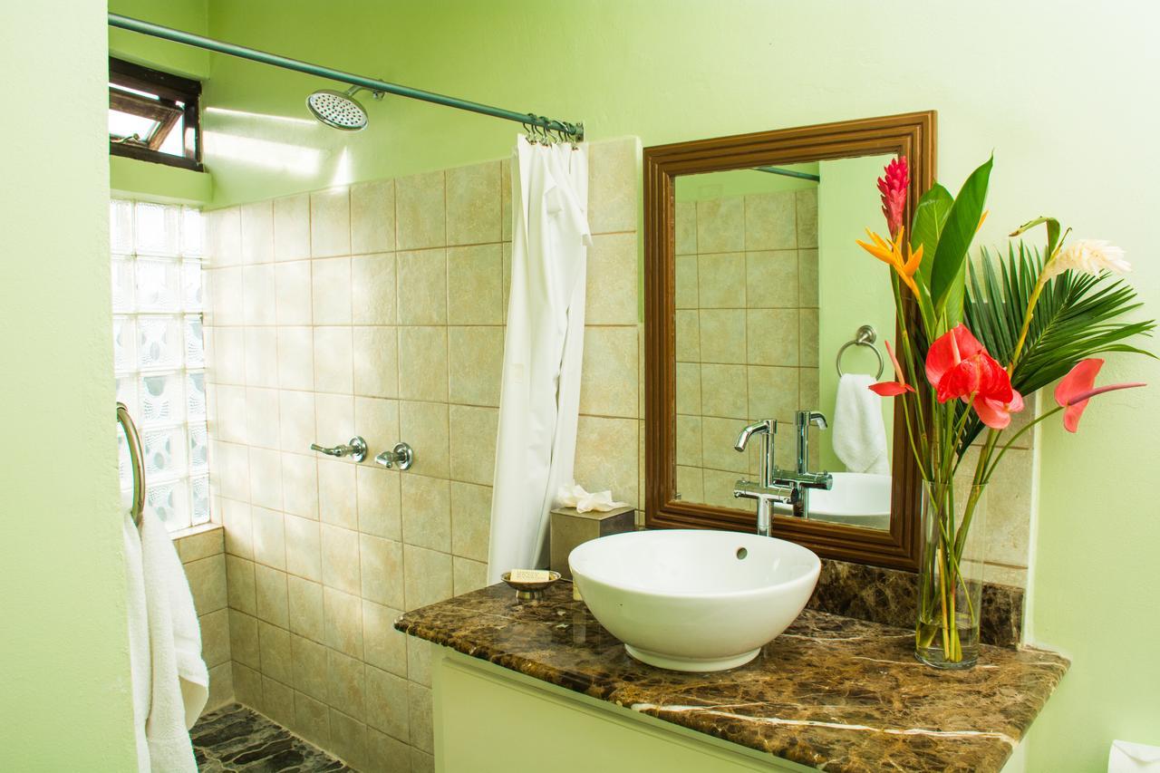 Heavenly Suites La Feuillet المظهر الخارجي الصورة