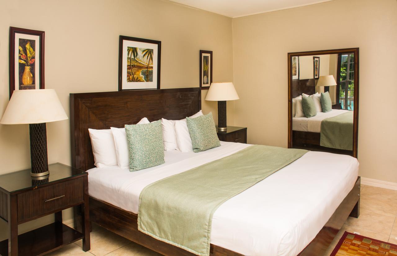 Heavenly Suites La Feuillet المظهر الخارجي الصورة
