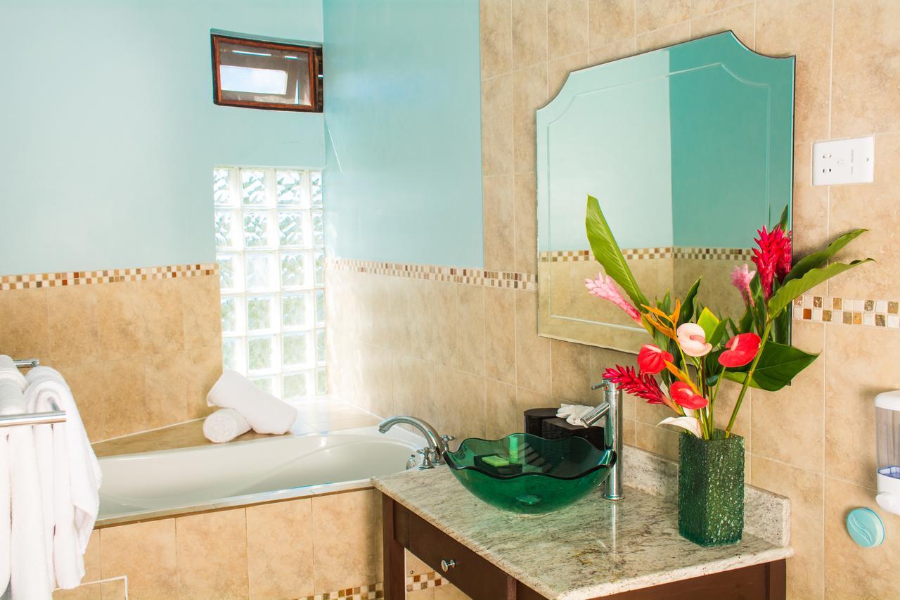 Heavenly Suites La Feuillet المظهر الخارجي الصورة