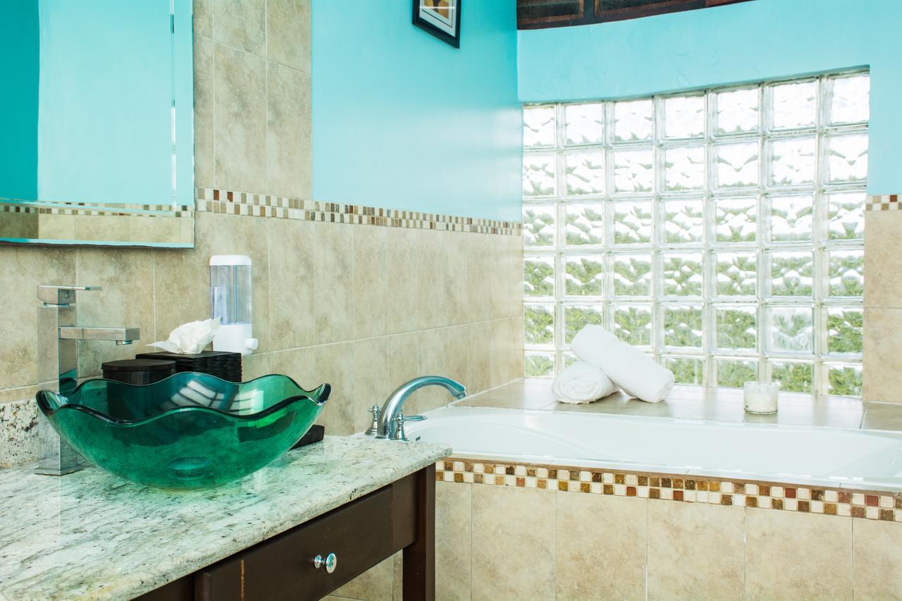 Heavenly Suites La Feuillet المظهر الخارجي الصورة